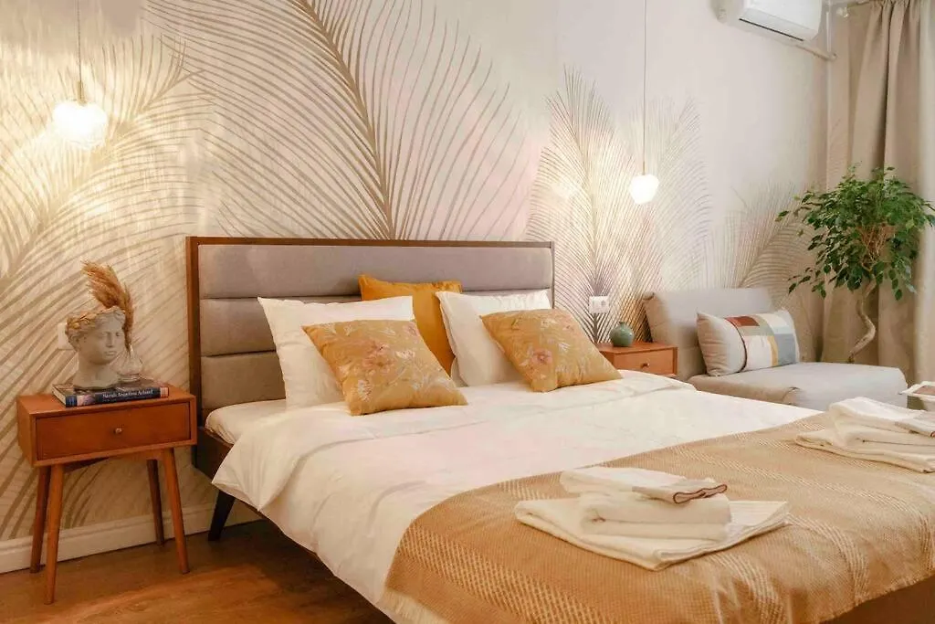 Bright Studio - Top Location - Old Town + Netflix Bucharest Apartment