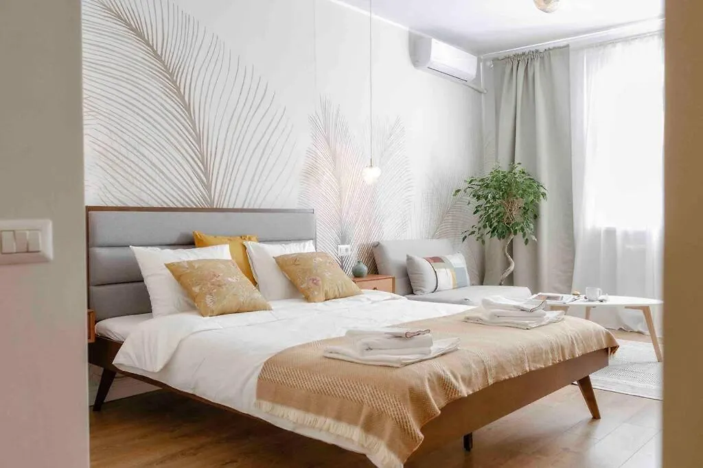 Apartment Bright Studio - Top Location - Old Town + Netflix Bucharest Romania
