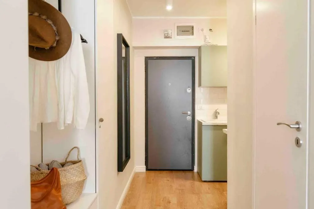 Apartment Bright Studio - Top Location - Old Town + Netflix Bucharest Romania
