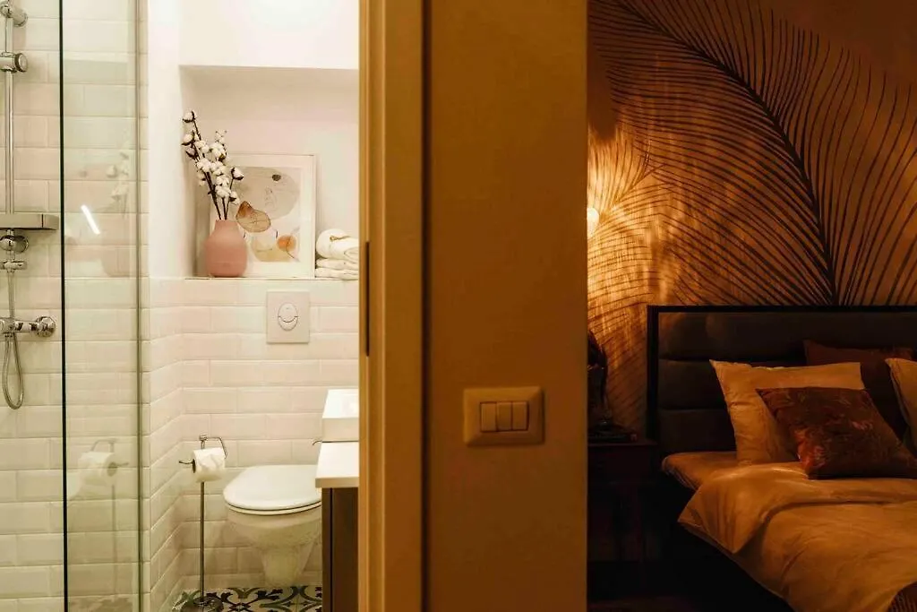 Apartment Bright Studio - Top Location - Old Town + Netflix Bucharest