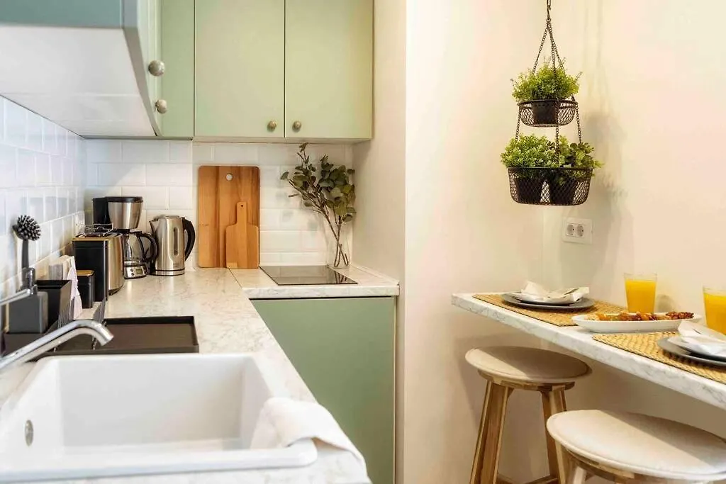 Bright Studio - Top Location - Old Town + Netflix Bucharest Apartment